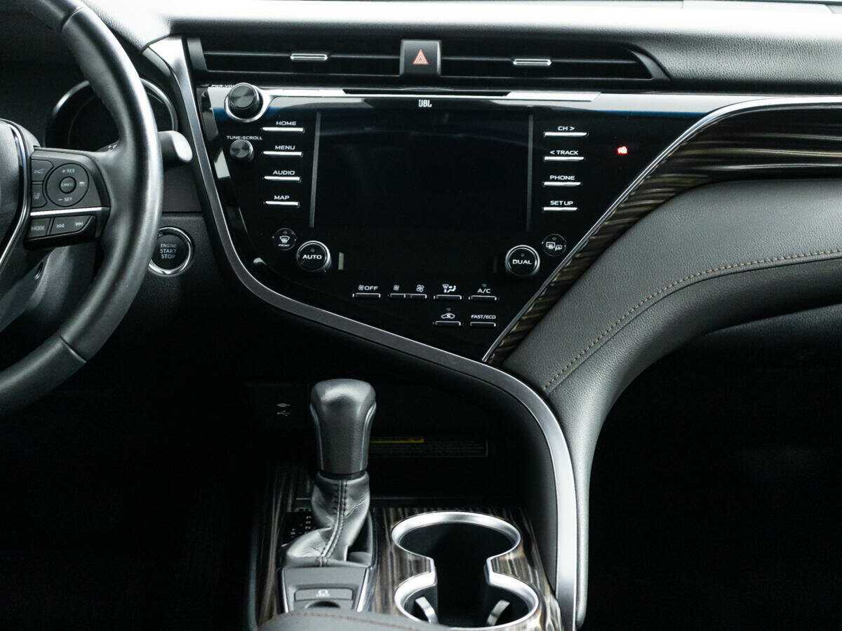 Toyota Camry с пробегом — 2020 год. Фото: #13