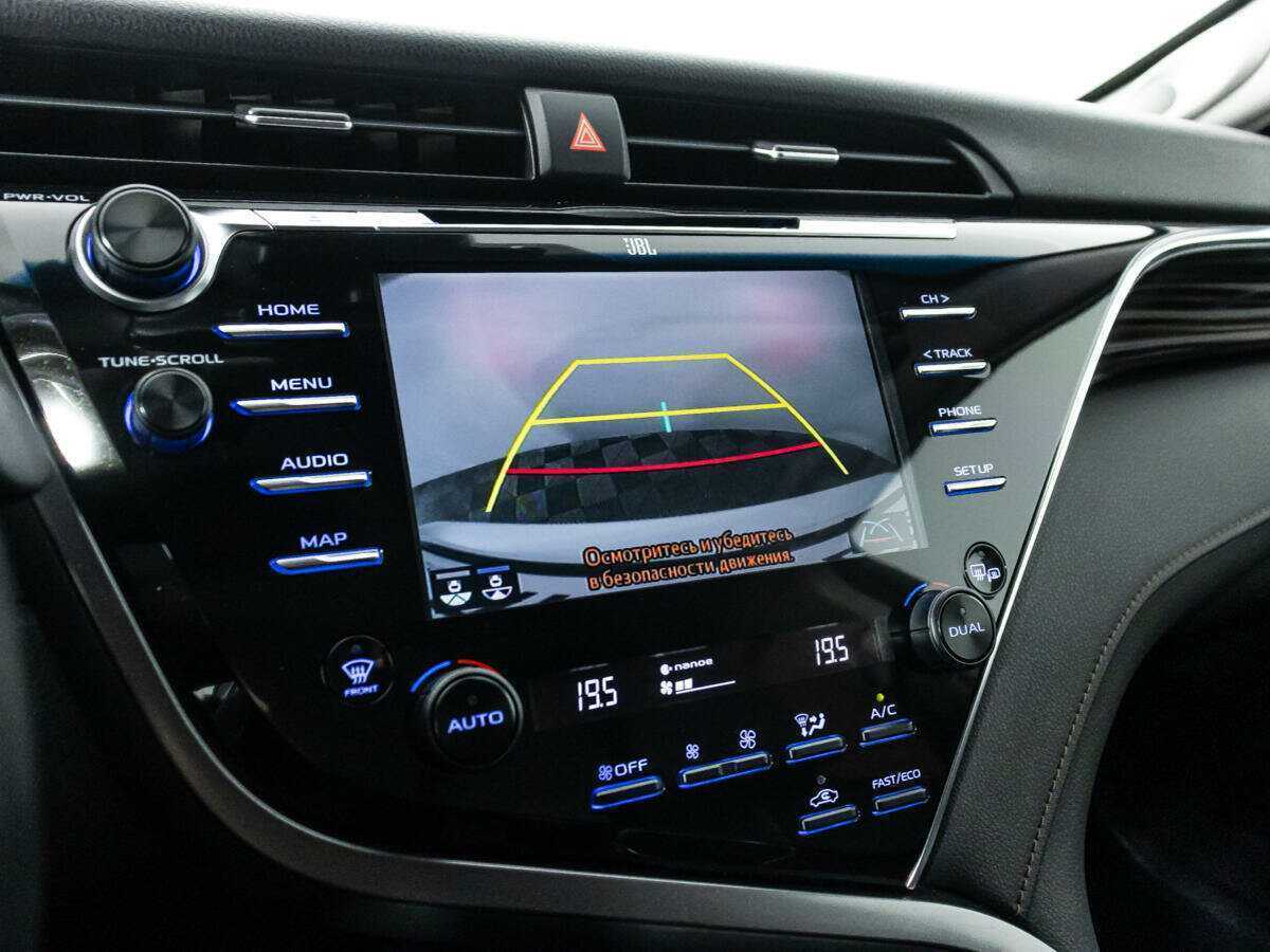 Toyota Camry с пробегом — 2020 год. Фото: #14