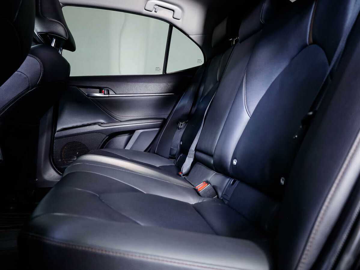 Toyota Camry с пробегом — 2020 год. Фото: #11