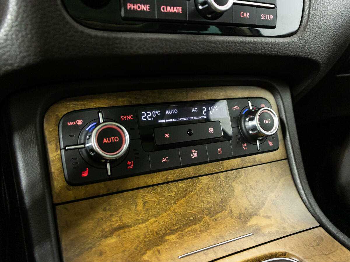 Volkswagen Touareg с пробегом — 2013 год. Фото: #16