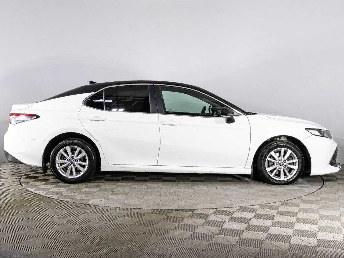 Toyota Camry с пробегом — 2019 год. Фото: #3