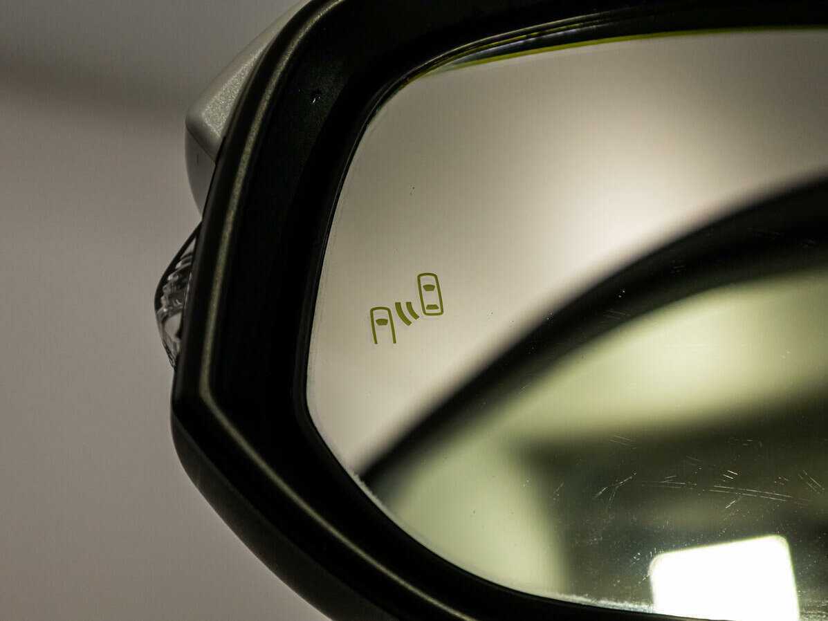 Toyota RAV4 с пробегом — 2015 год. Фото: #23