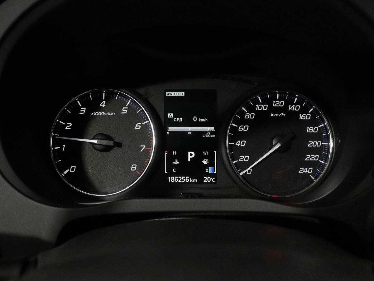 Mitsubishi Outlander с пробегом — 2013 год. Фото: #11