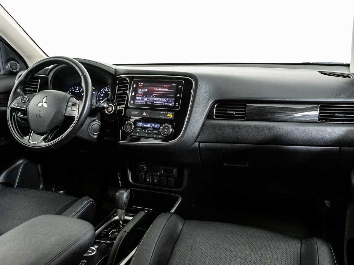 Mitsubishi Outlander с пробегом — 2018 год. Фото: #6