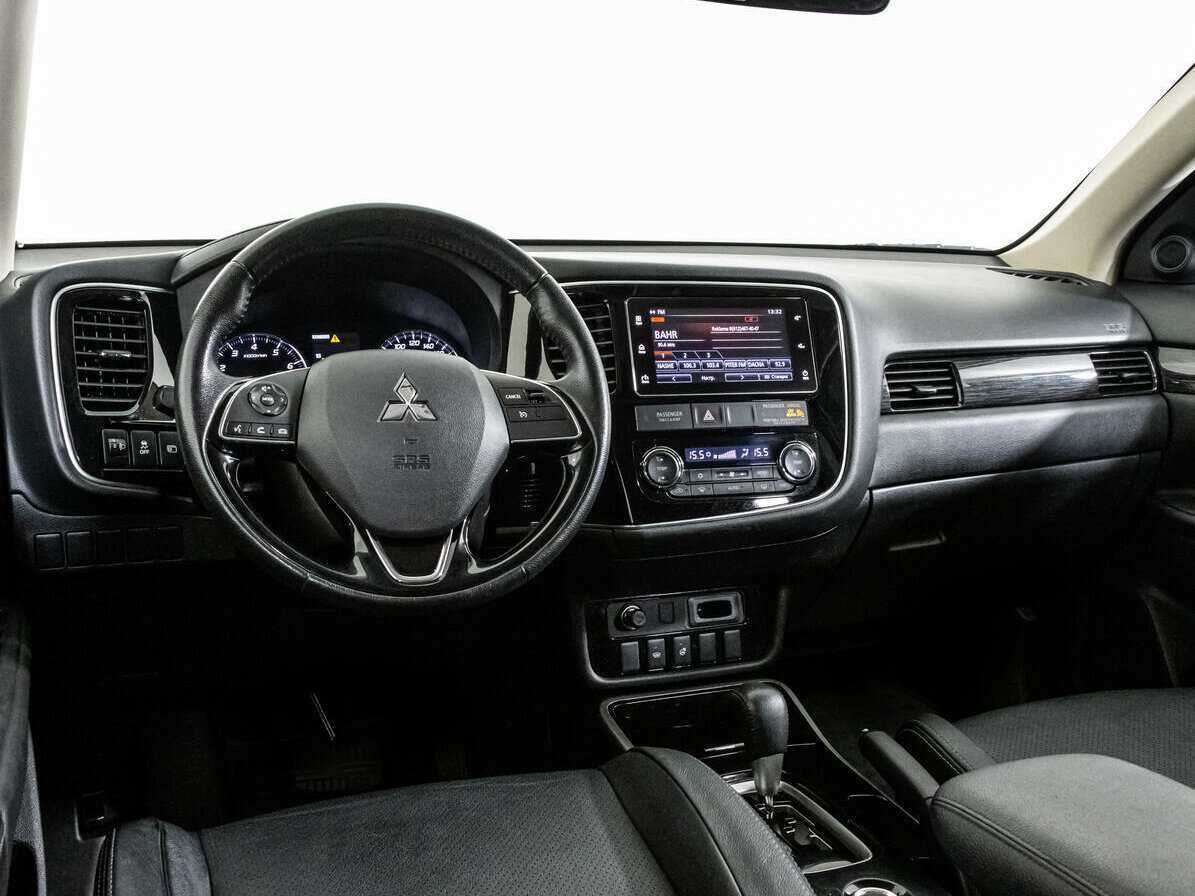 Mitsubishi Outlander с пробегом — 2018 год. Фото: #8