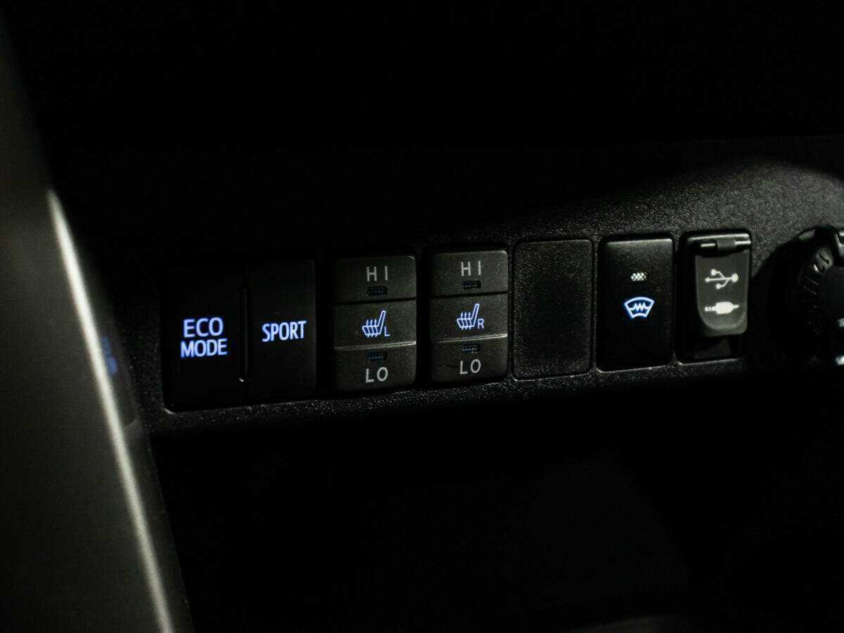 Toyota RAV4 с пробегом — 2016 год. Фото: #18