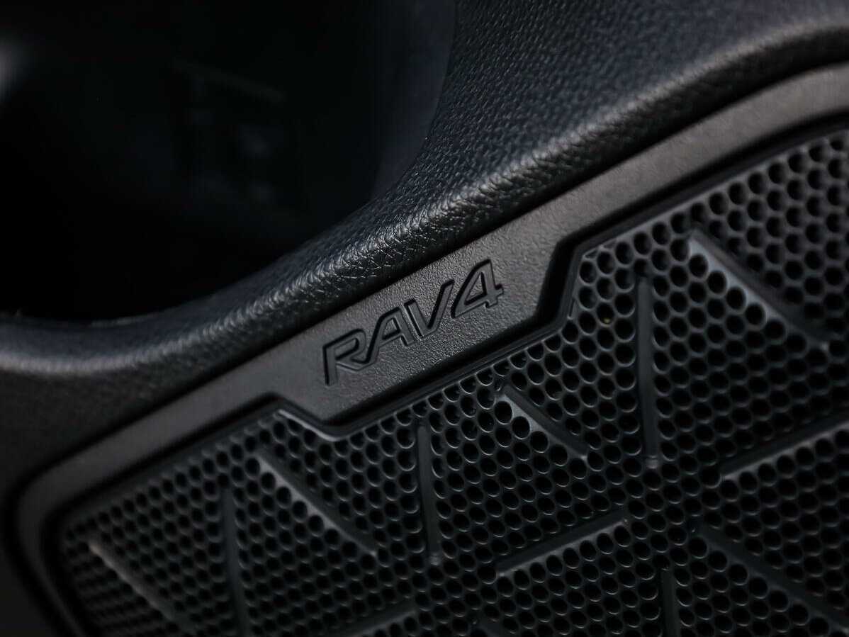 Toyota RAV4 с пробегом — 2021 год. Фото: #16