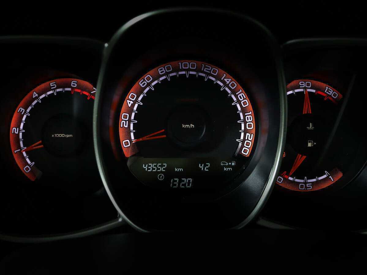 Lada (ВАЗ) Vesta с пробегом — 2019 год. Фото: #8