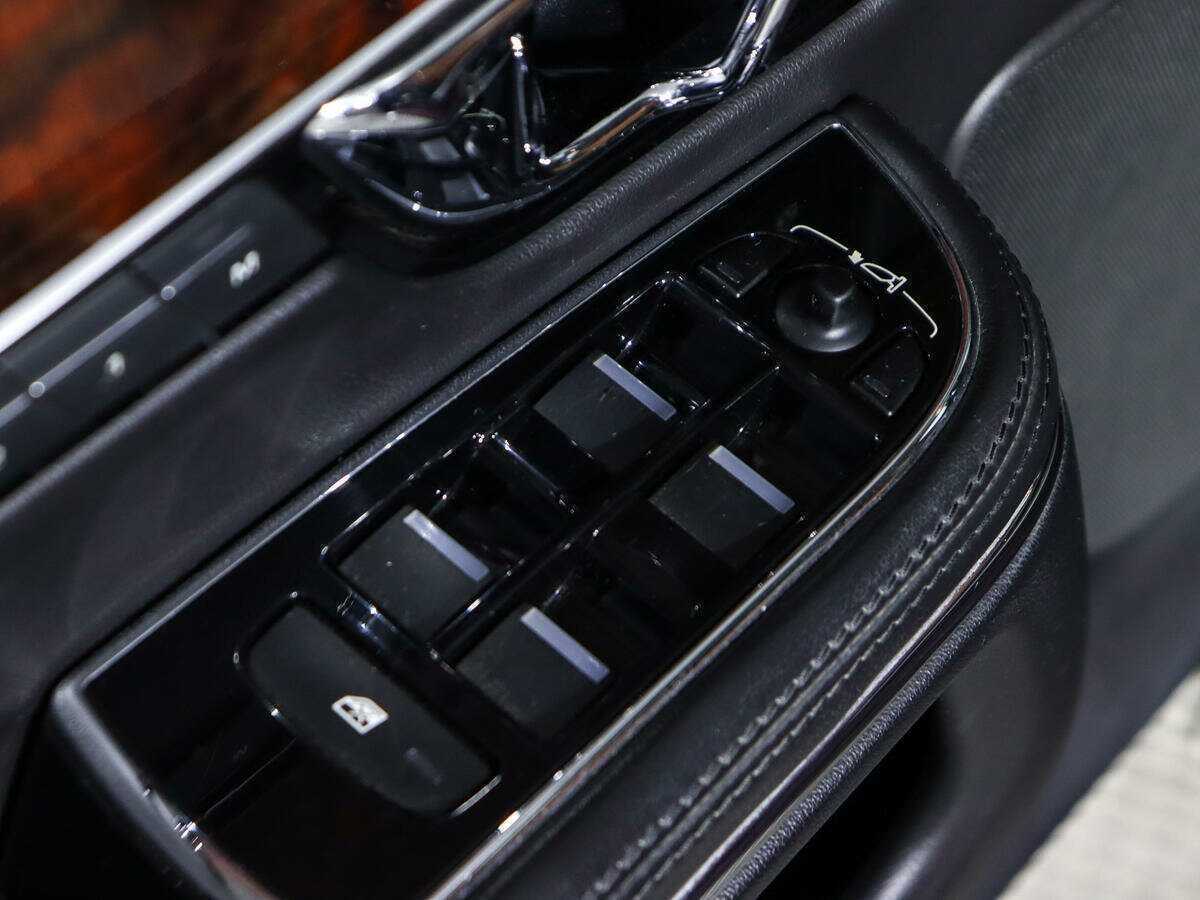 Jaguar XJ с пробегом — 2014 год. Фото: #20