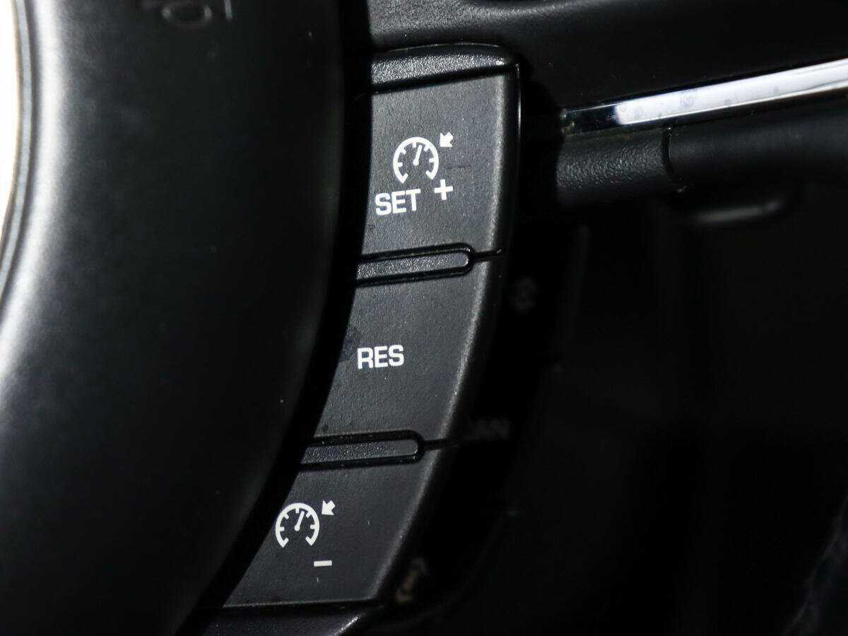 Jaguar XJ с пробегом — 2014 год. Фото: #27