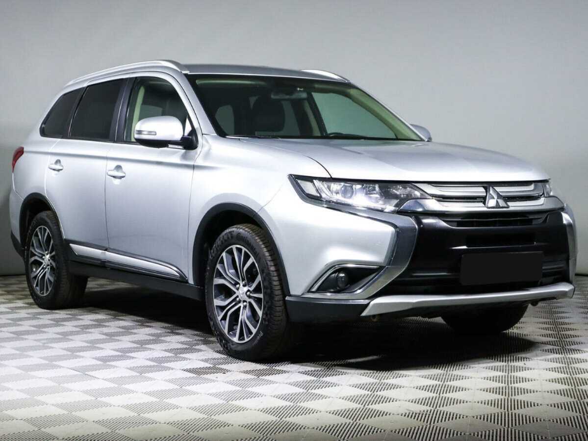 Mitsubishi Outlander с пробегом — 2017 год. Фото: #2