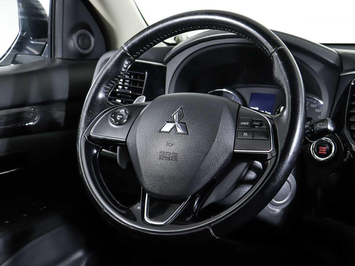Mitsubishi Outlander с пробегом — 2015 год. Фото: #14