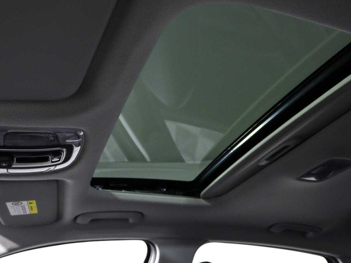 Hyundai Elantra с пробегом — 2022 год. Фото: #12