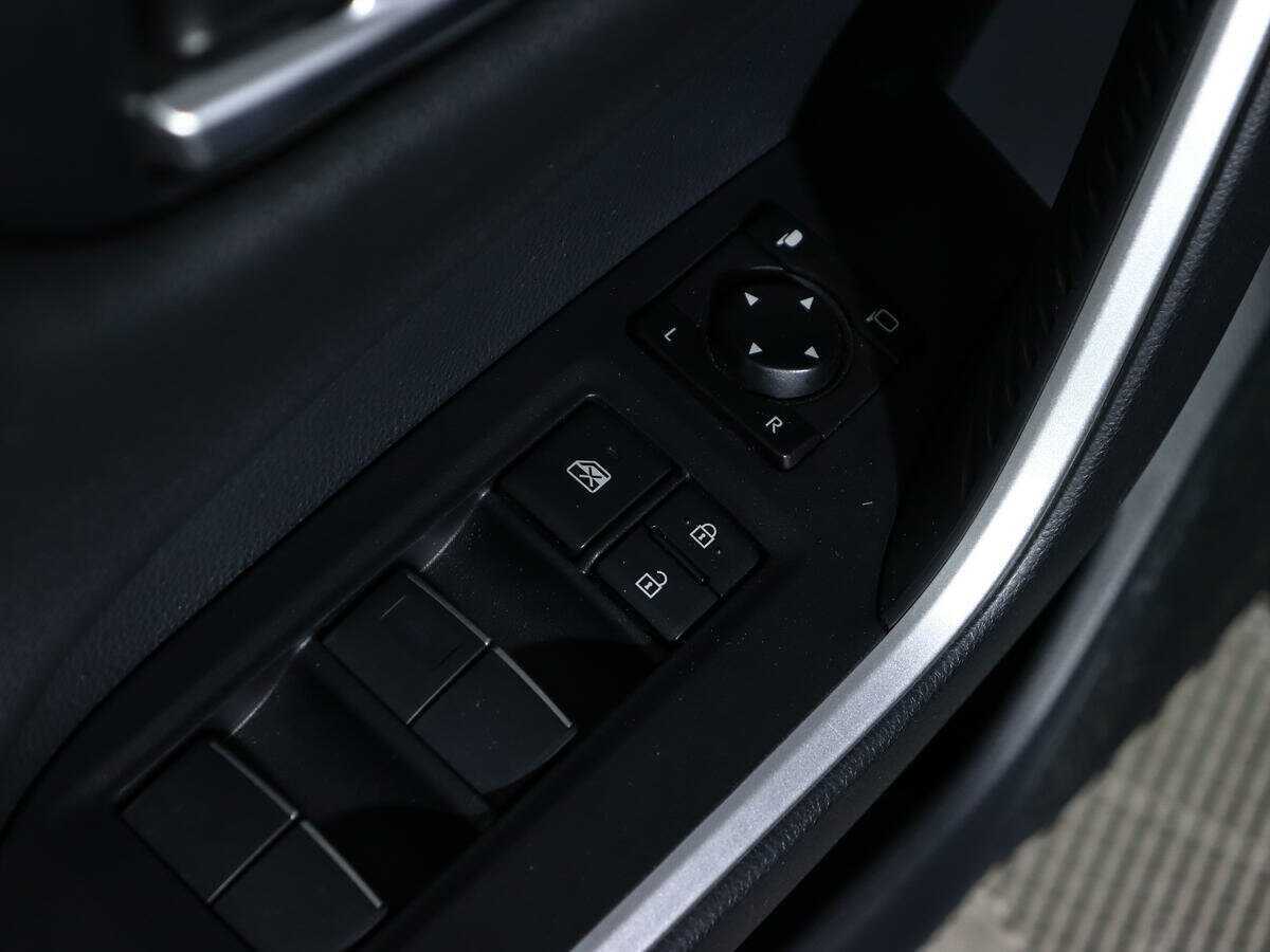 Toyota RAV4 с пробегом — 2019 год. Фото: #16