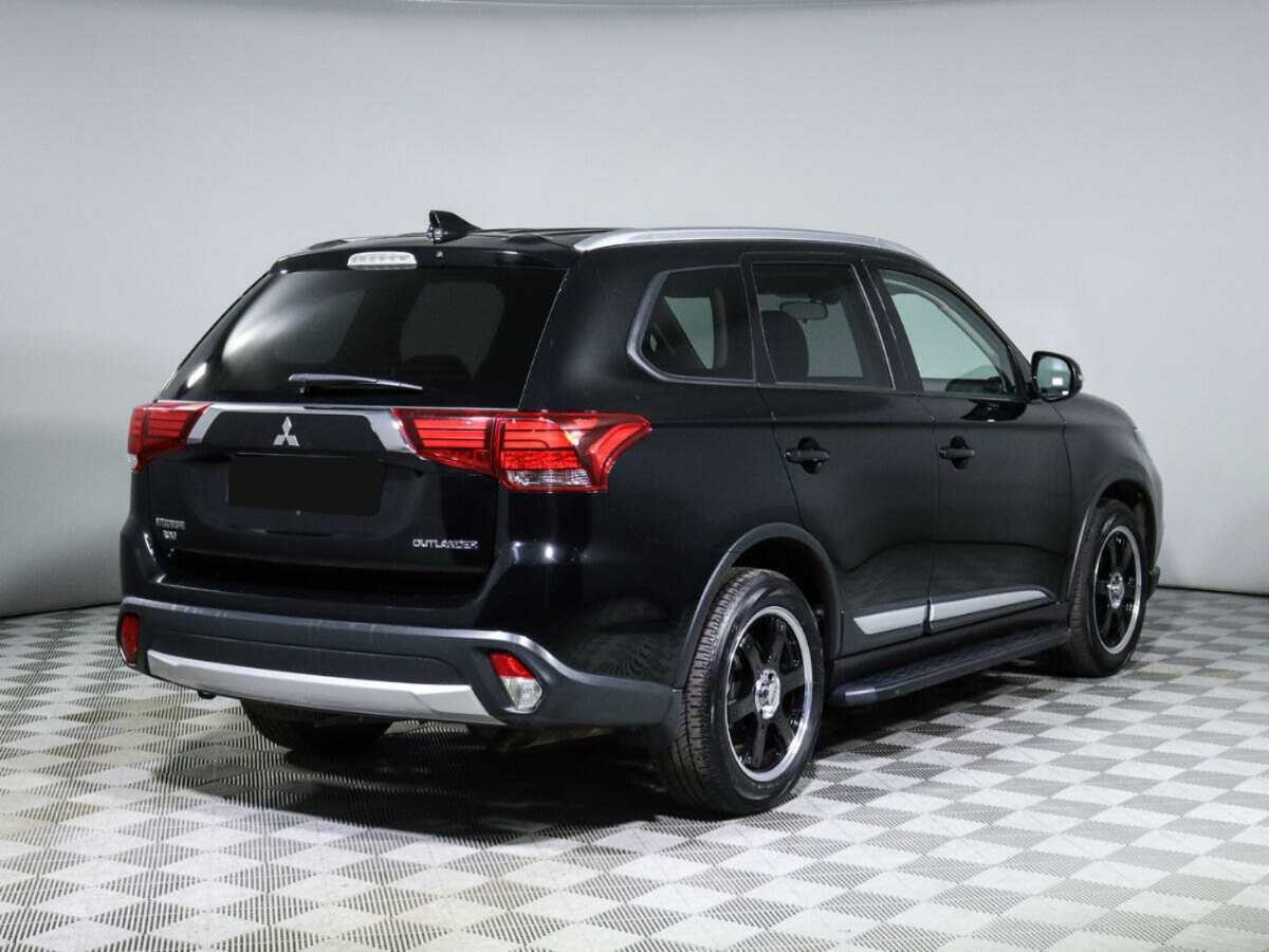 Mitsubishi Outlander с пробегом — 2018 год. Фото: #3