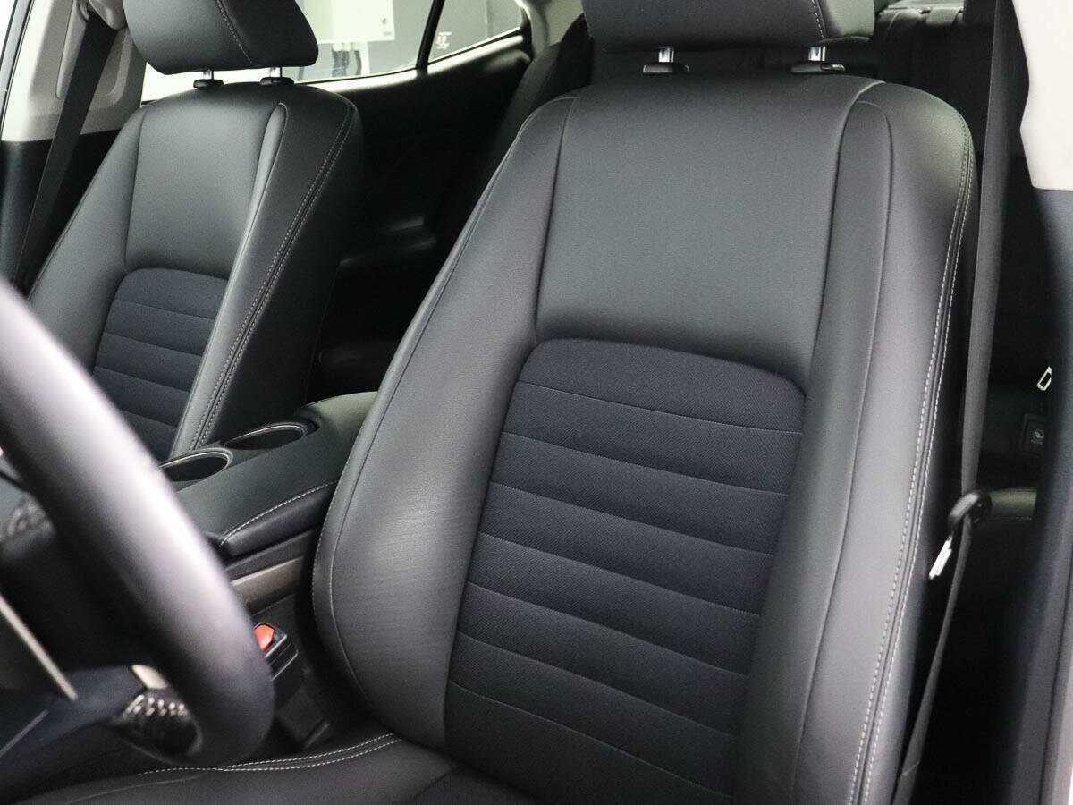 Lexus IS с пробегом — 2015 год. Фото: #11