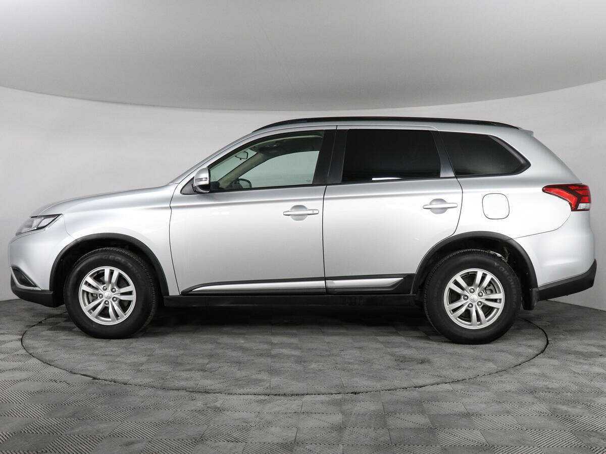 Mitsubishi Outlander с пробегом — 2022 год. Фото: #5