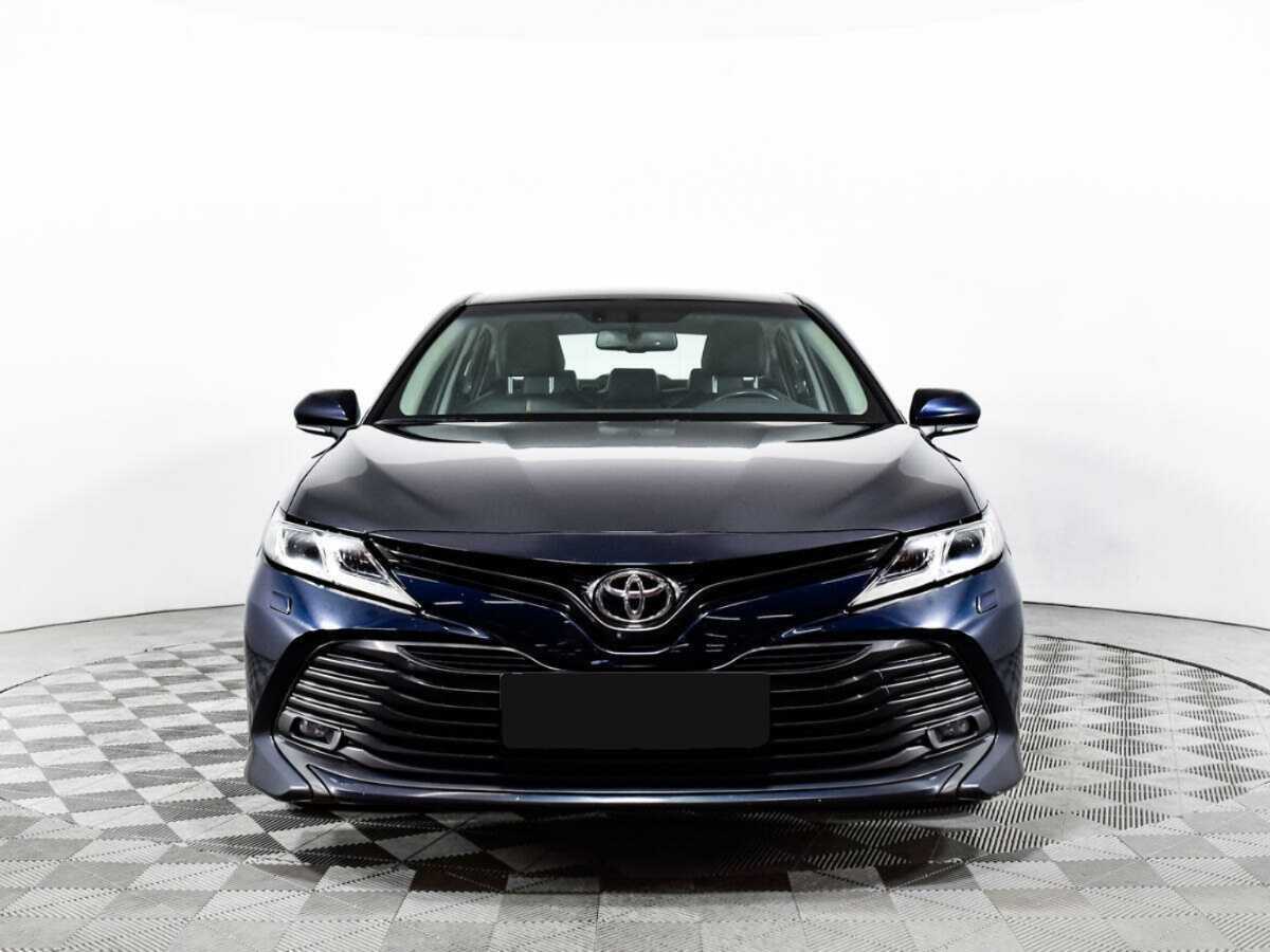 Toyota Camry с пробегом — 2019 год. Фото: #1