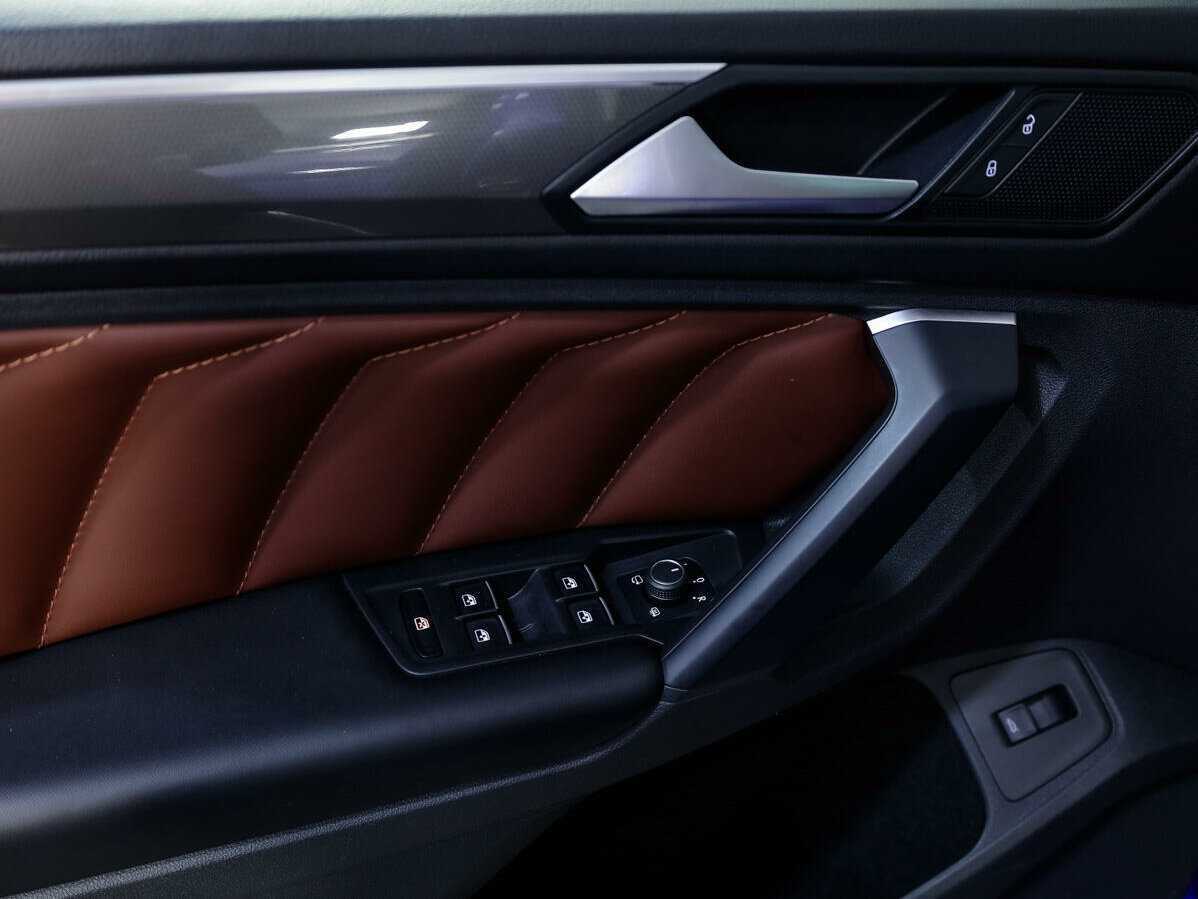Volkswagen Tiguan с пробегом — 2018 год. Фото: #13