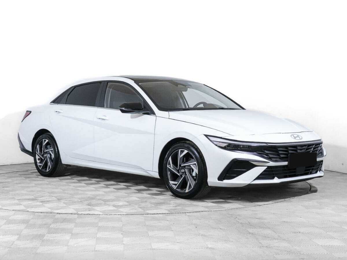 Hyundai Elantra с пробегом — 2024 год. Фото: #1