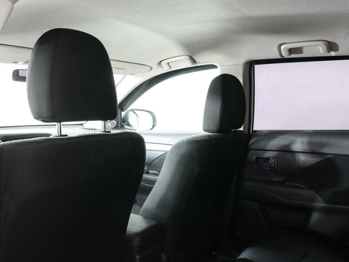 Mitsubishi Outlander с пробегом — 2014 год. Фото: #11