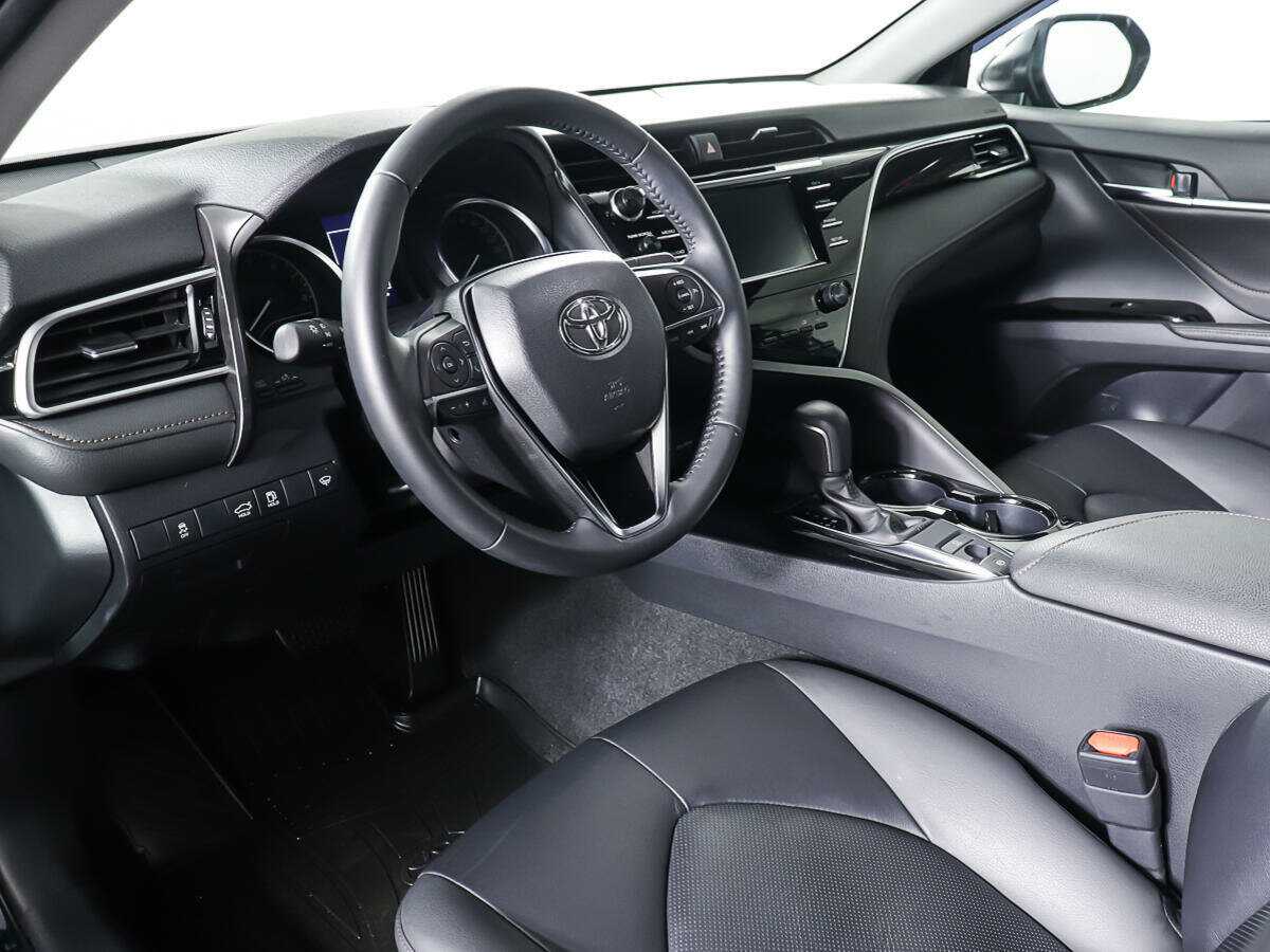 Toyota Camry с пробегом — 2020 год. Фото: #10