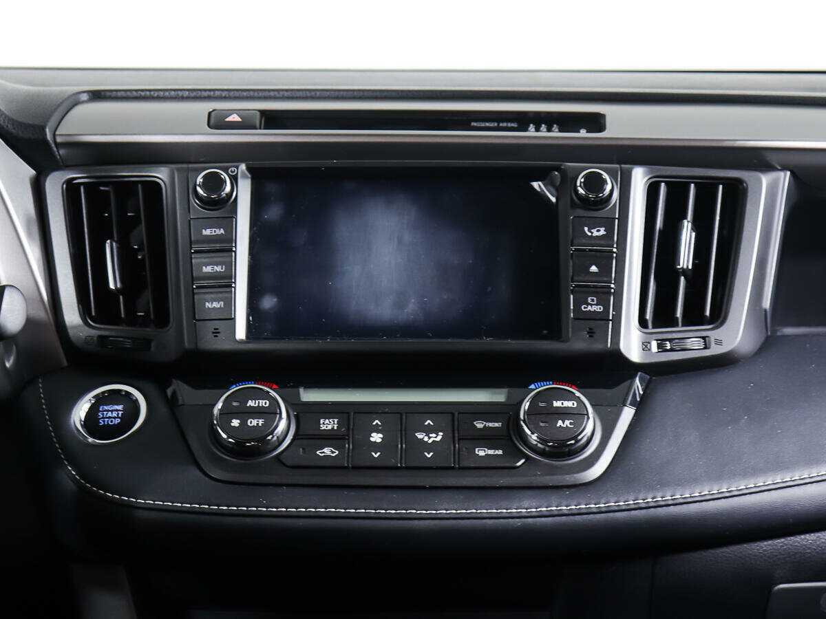 Toyota RAV4 с пробегом — 2018 год. Фото: #10