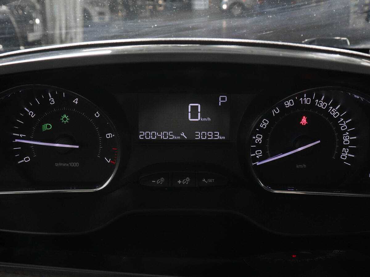 Peugeot 2008 с пробегом — 2014 год. Фото: #10