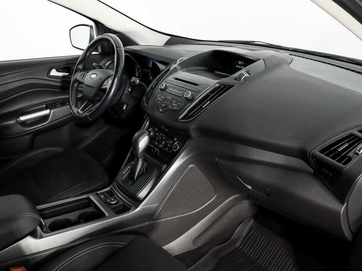 Ford Kuga с пробегом — 2018 год. Фото: #11