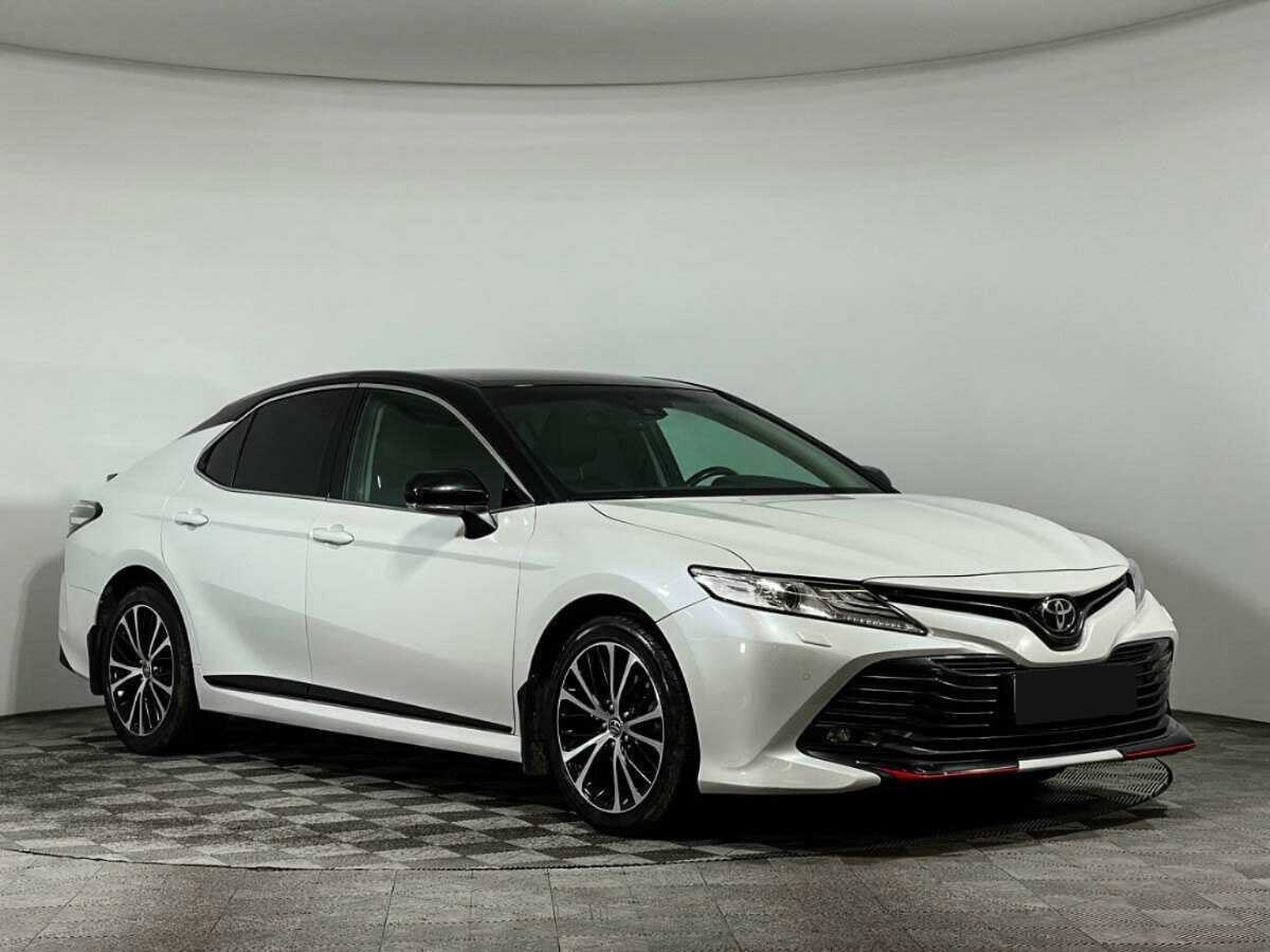 Toyota Camry с пробегом — 2020 год. Фото: #2