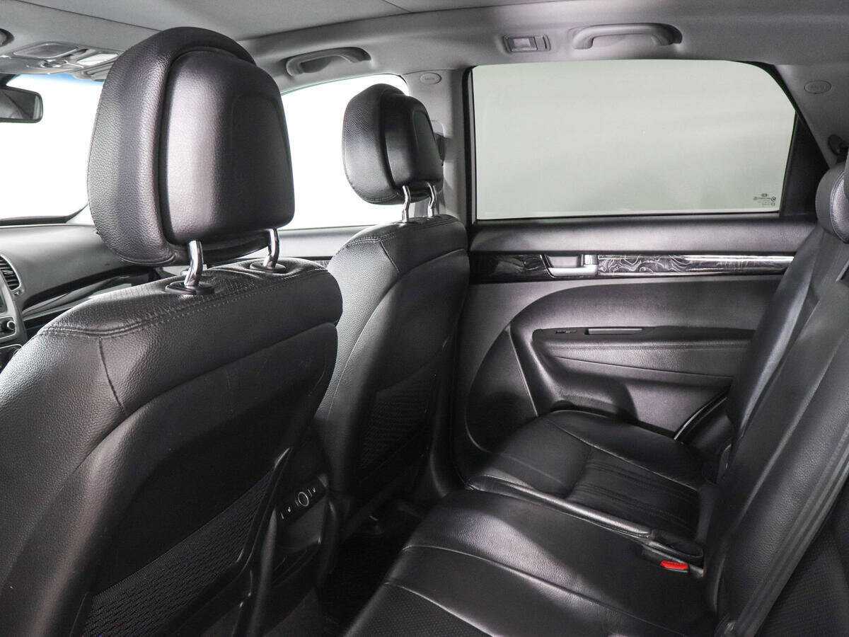 Kia Sorento с пробегом — 2013 год. Фото: #11