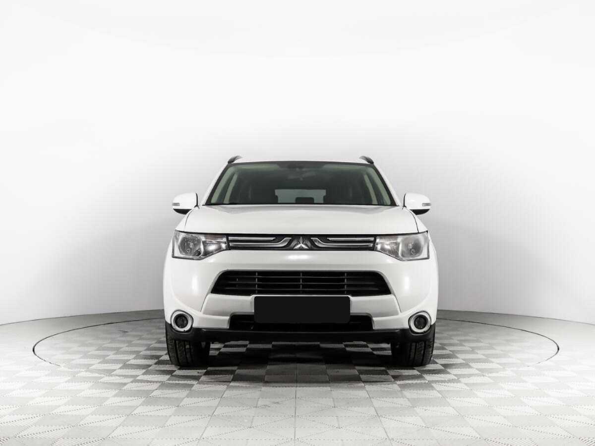 Mitsubishi Outlander с пробегом — 2014 год. Фото: #1