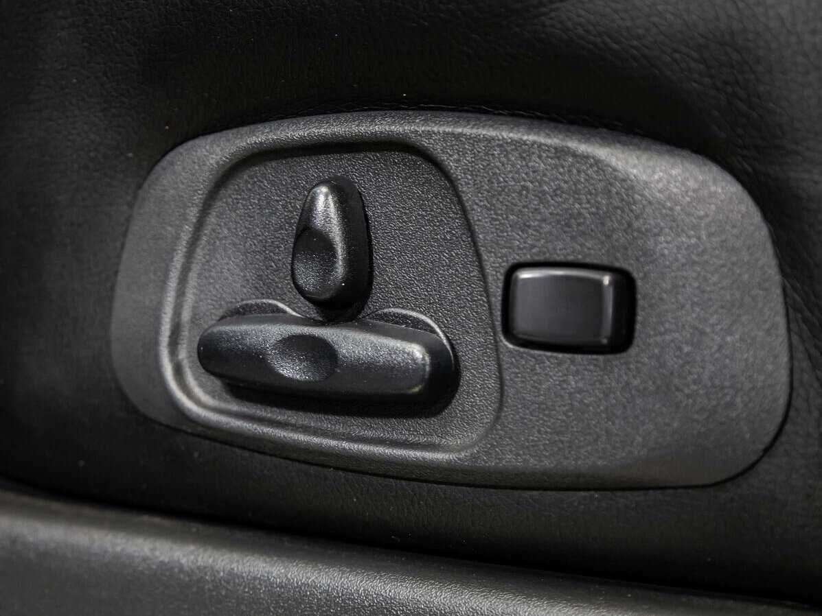 Mitsubishi Pajero с пробегом — 2015 год. Фото: #17