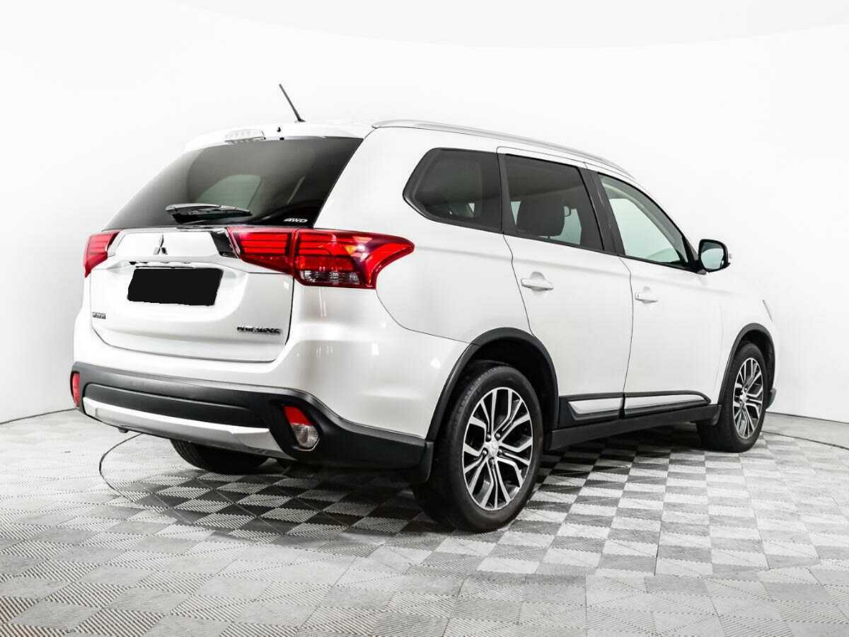 Mitsubishi Outlander с пробегом — 2015 год. Фото: #4