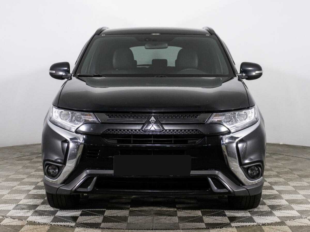 Mitsubishi Outlander с пробегом — 2021 год. Фото: #1