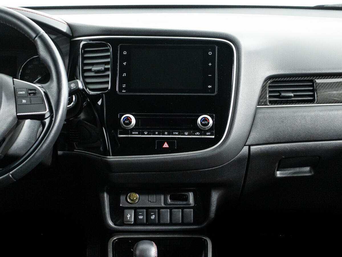 Mitsubishi Outlander с пробегом — 2021 год. Фото: #13