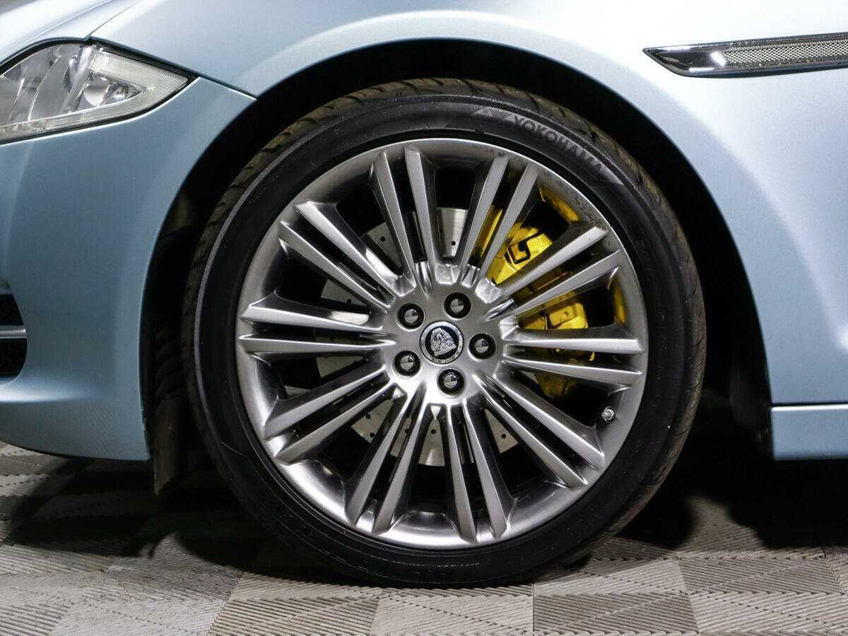 Jaguar XJ с пробегом — 2012 год. Фото: #12