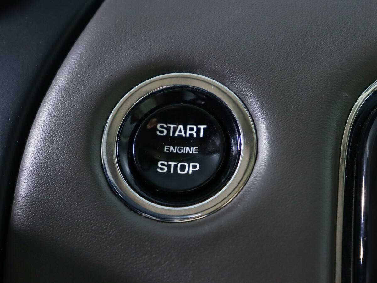 Jaguar XJ с пробегом — 2012 год. Фото: #19