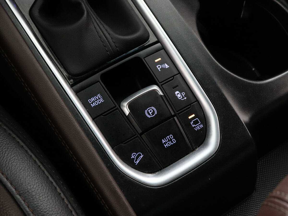 Hyundai Santa Fe с пробегом — 2018 год. Фото: #18