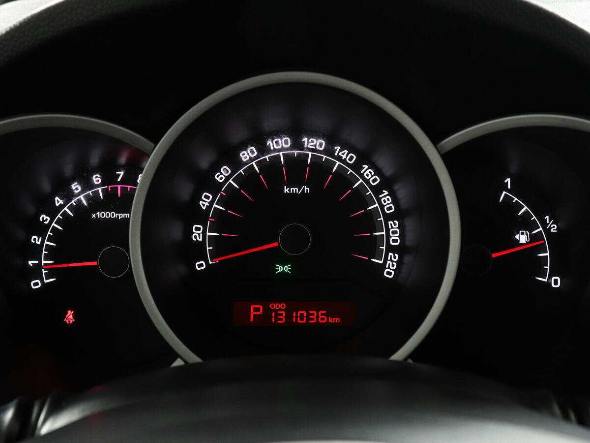 Kia Venga с пробегом — 2013 год. Фото: #10