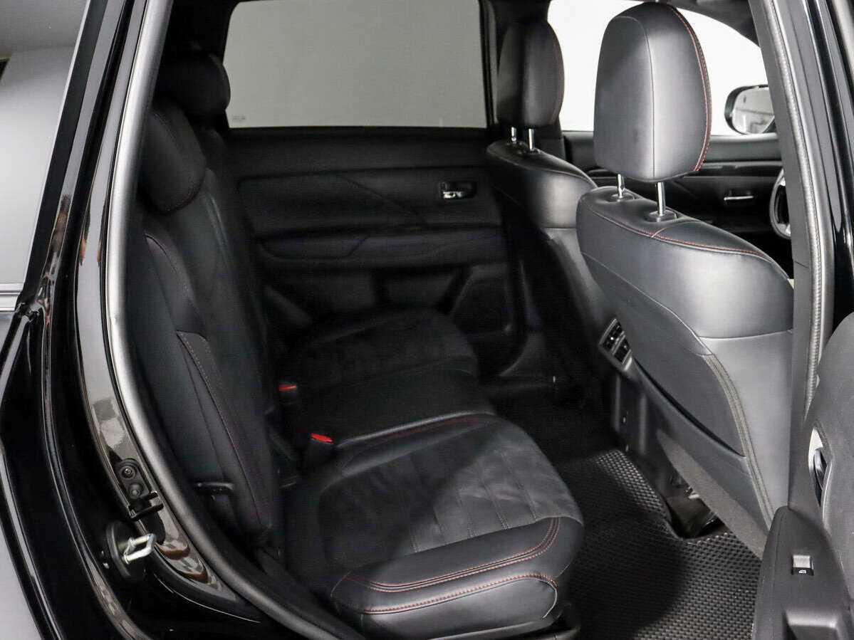Mitsubishi Outlander с пробегом — 2020 год. Фото: #9