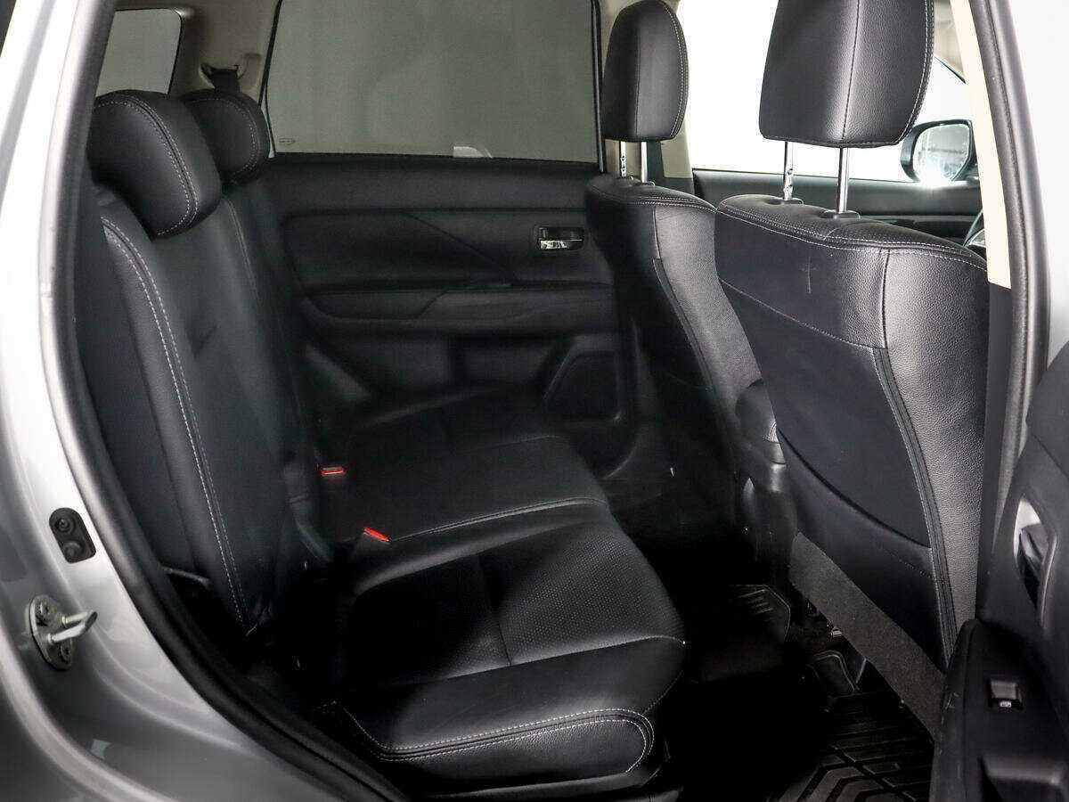 Mitsubishi Outlander с пробегом — 2017 год. Фото: #11