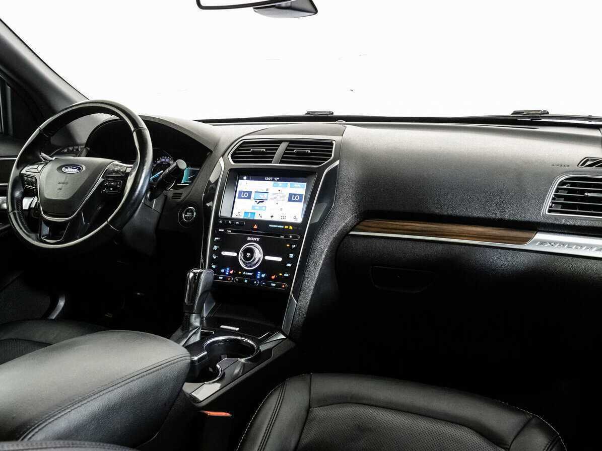 Ford Explorer с пробегом — 2017 год. Фото: #6