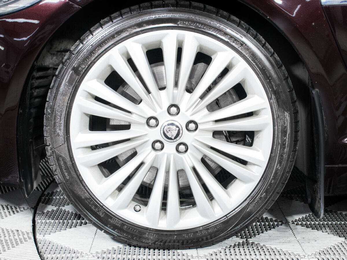 Jaguar XF с пробегом — 2013 год. Фото: #14