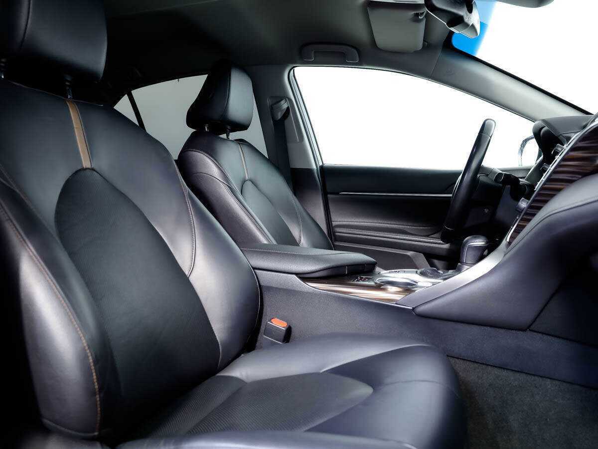 Toyota Camry с пробегом — 2020 год. Фото: #10