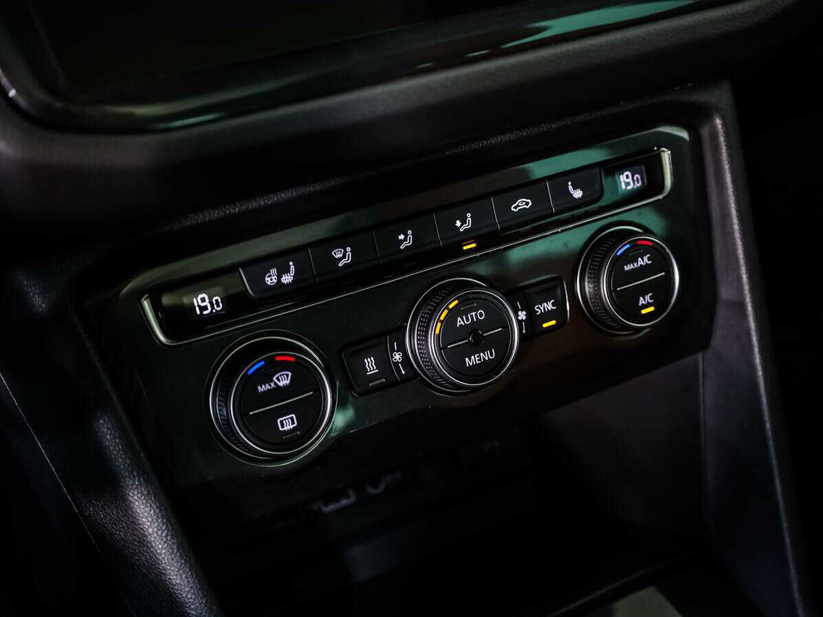 Volkswagen Tiguan с пробегом — 2018 год. Фото: #12