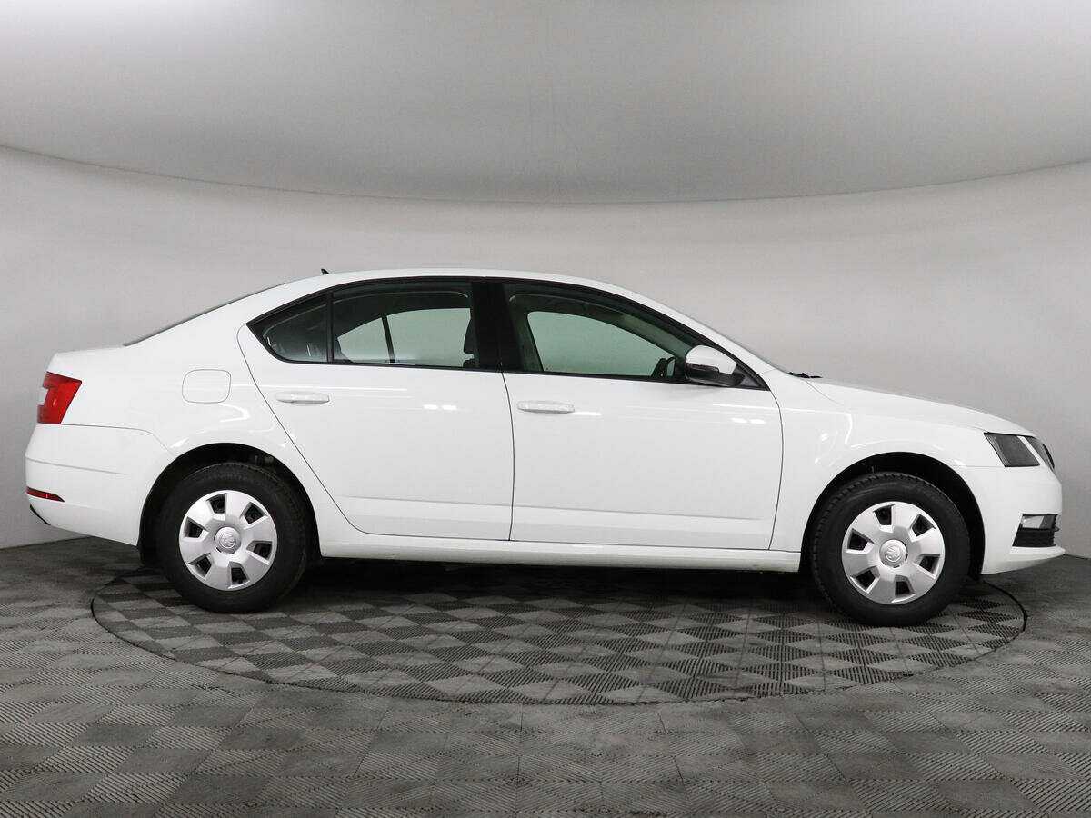 Skoda Octavia с пробегом — 2020 год. Фото: #3