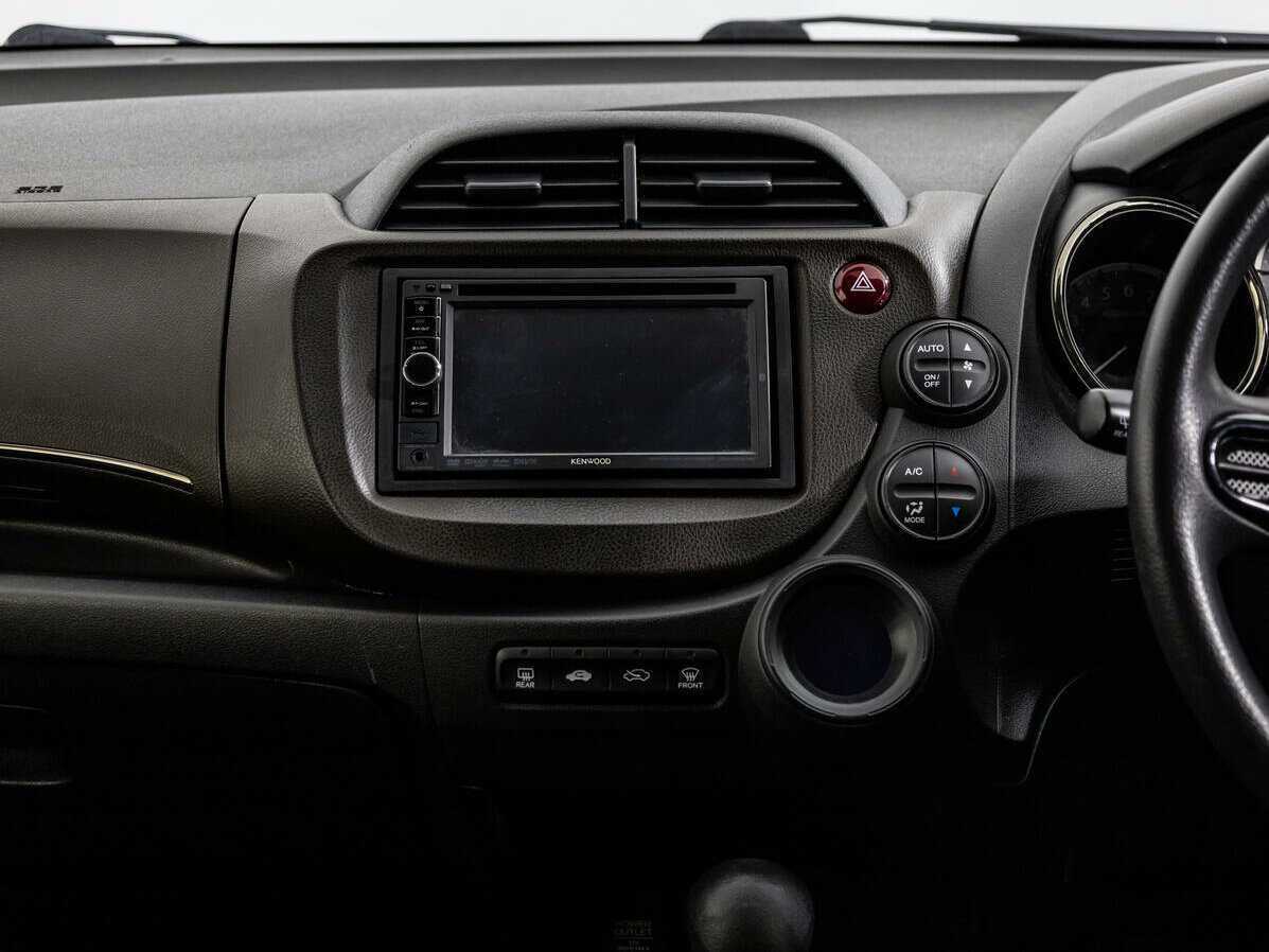 Honda Fit Shuttle с пробегом — 2013 год. Фото: #13