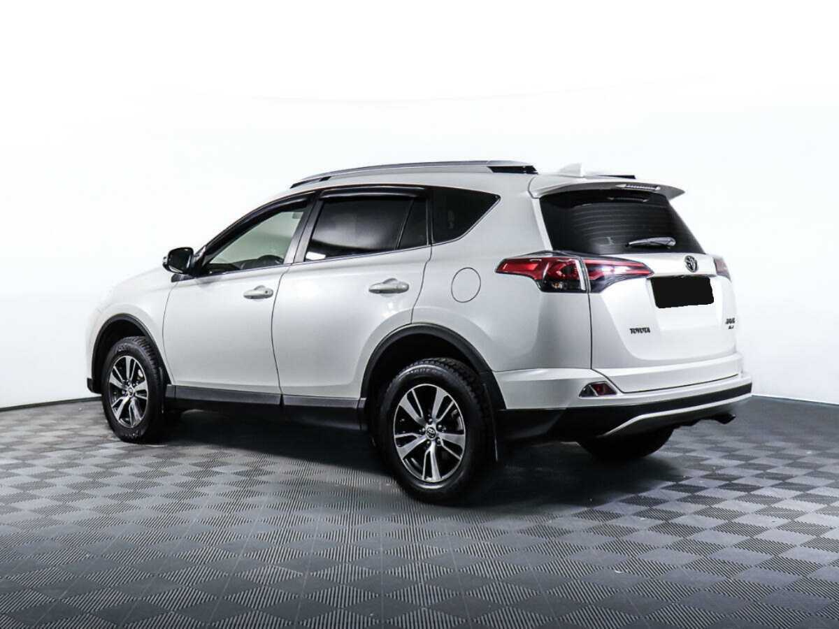 Toyota RAV4 с пробегом — 2016 год. Фото: #4
