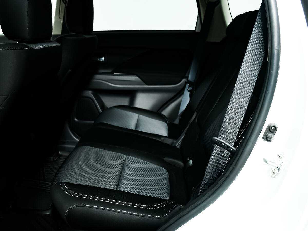 Mitsubishi Outlander с пробегом — 2019 год. Фото: #11